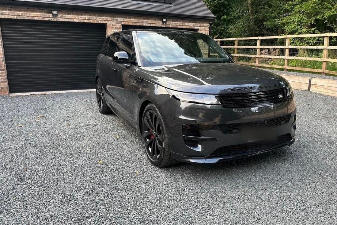 Dark grey Range Rover Sport